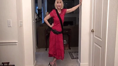 Horny American Granny Is Enjoying Herself a Lot on Camera!