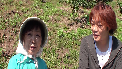 A076G11 A mature woman in her sixties is about to apply for AV. Nymphomaniac SEX in the shade of a tree in the forest!