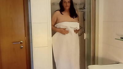 Hot, sweaty, intense scent... German milf, slightly hairy, totally natural !! Imagination allowed!