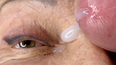 Mature Lady Facecum Huge Load on Eye